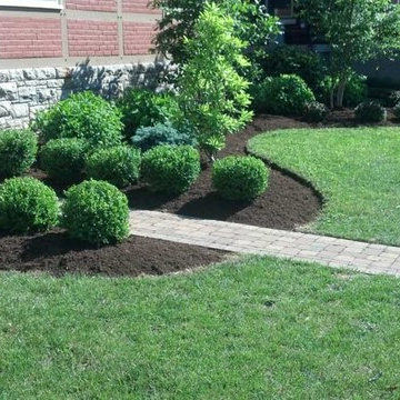 Landscape Mulch Install