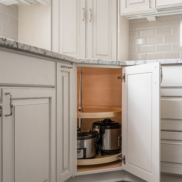 A Kitchen for Family and Entertaining