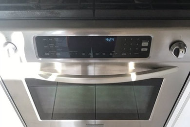 Elegant kitchen photo in Orange County