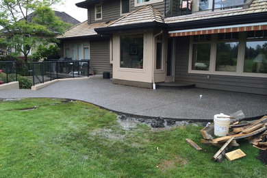 Elegant patio photo in Vancouver