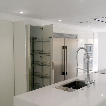 Italian Kitchen Design in White