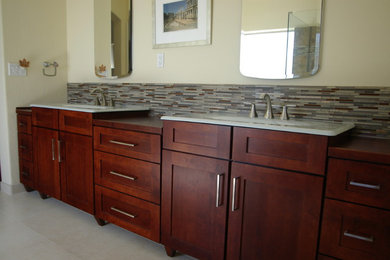 Example of a transitional bathroom design in Phoenix