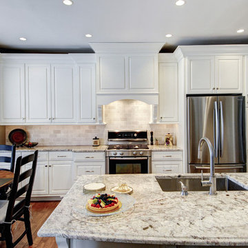Cooktop with Marble Backsplash