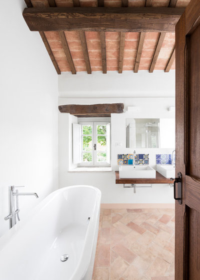 Средиземноморский Ванная комната by ROY DAVID ARCHITECTURE
