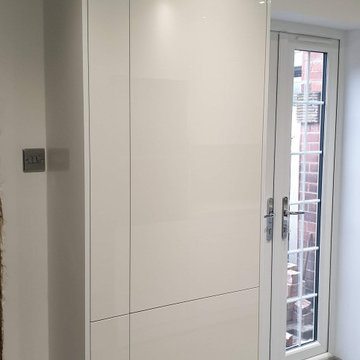 Modern style Handle less fitted kitchen.