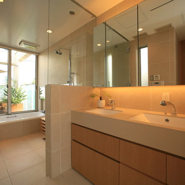 優雅な中庭のある和モダンの家