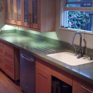 Green Kitchen Countertop