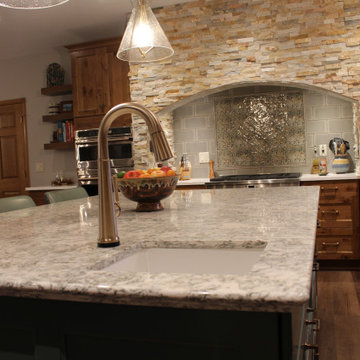 Stunning Kitchen Remodel Done in a Two-Tone Color
