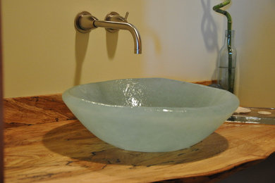Example of an eclectic bathroom design in Seattle
