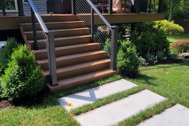 Deck - cottage deck idea in New York