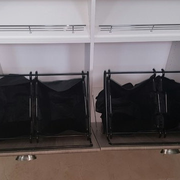 CUSTOM WALK IN CLOSETS