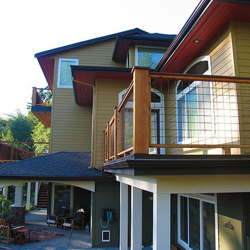 Exterior Craftsman Paint Color & Bold Accents