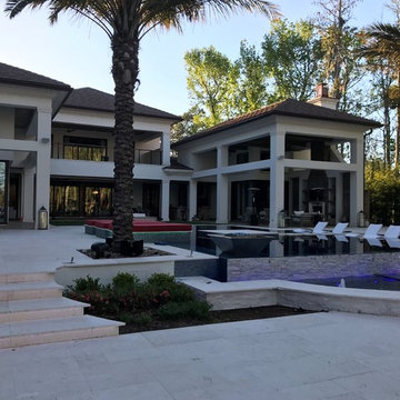 367 - Luxurious Pool with Fire Balls and Infinity Edge
