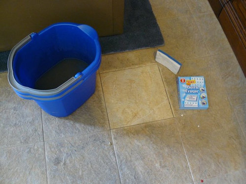 Cleaning grime and soot from porcelain tile - Magic Eraser