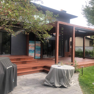 Deck & Pergola: Semi-transparent stain