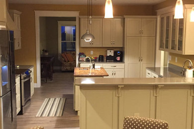 Kitchen - craftsman kitchen idea in DC Metro