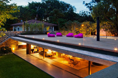 Example of a trendy patio design in Los Angeles