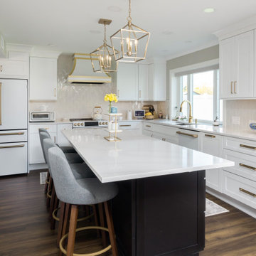 Plateau, Frost and Black With Langs Kitchen