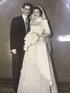 What do you think of this wedding dress? S. Sarandon's daughter | Houzz Forum What do you think of this wedding dress? S. Sarandon's daughter | Houzz Forum