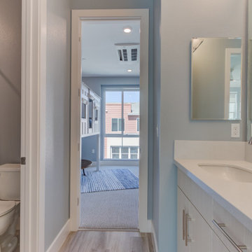 Nuevo ETOWNS by SummerHill Homes: Lot 2 Plan 2 Secondary Bathroom