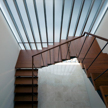 R-HOUSE