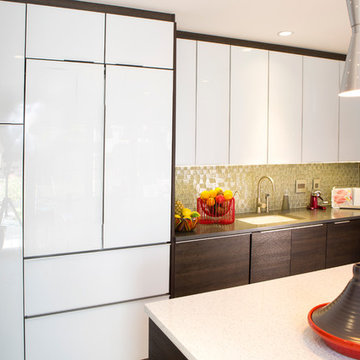 "Corsica" Backpainted White Glass with Wenge Textured