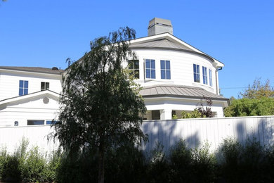 Inspiration for an exterior home remodel in Los Angeles