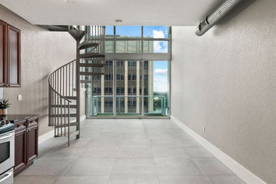 Example of a minimalist kitchen design in Orlando