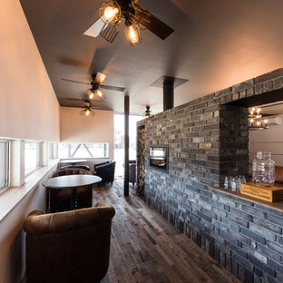 他の地域のモダンスタイルのおしゃれな着席型バーの写真