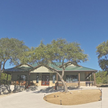 Lake View Courtyard Home