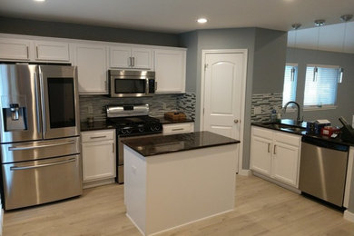Inspiration for a transitional kitchen remodel in Austin