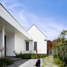 Entrance/Street appeal
