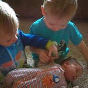 Calli Knudsen's photo