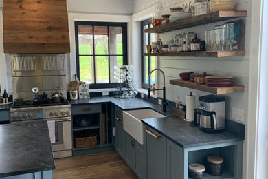 Inspiration for a country kitchen remodel in New York