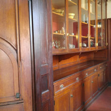 butler's pantry/ bar