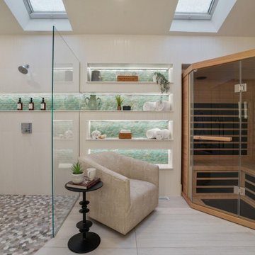 Primary Bath With a Built-in Spa
