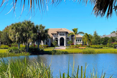 Tuscan house exterior photo in Tampa