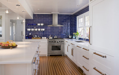 Kitchen of the Week: Crisp and Coastal on the Connecticut Shore