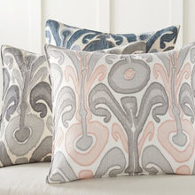 Troy bedroom Pillows