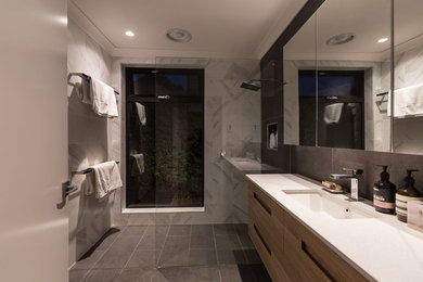 Design ideas for a bathroom in Canberra - Queanbeyan.