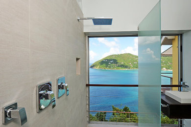 Inspiration for a contemporary bathroom in Miami.