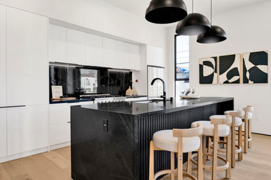Example of a trendy kitchen design in Los Angeles