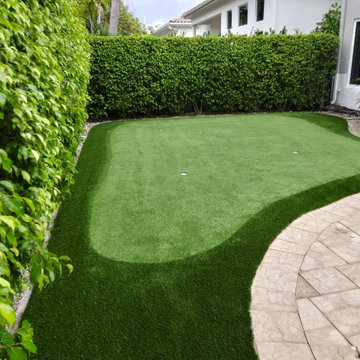 PRIVATE PUTTING GREEN