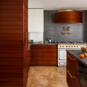 A Sculpted Kitchen in Warm Woods