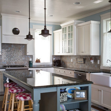 Breezy Pointe - Inland Lake Cottage