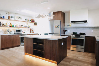 Example of a transitional kitchen design in San Francisco