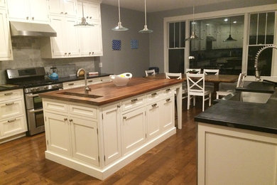 Inspiration for a country kitchen remodel in Cincinnati