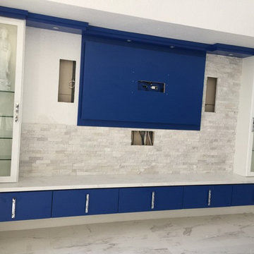 Entertainment center