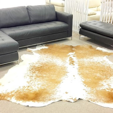 Luxury Premium Cowhide Rug / 6'9" x 7'7" / Handmade / Imported from Europe