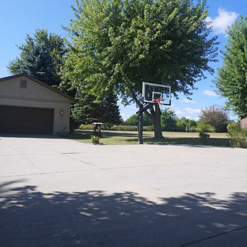 Thuy T's Pro Dunk Platinum Basketball System on a 20x30 in Ligonier, IN